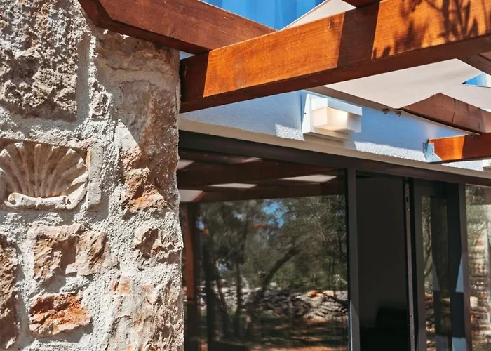 House Stone House With Jacuzzi Casa de Férias