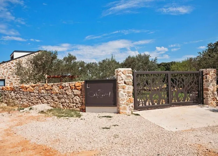 House Stone House With Jacuzzi Casa de Férias