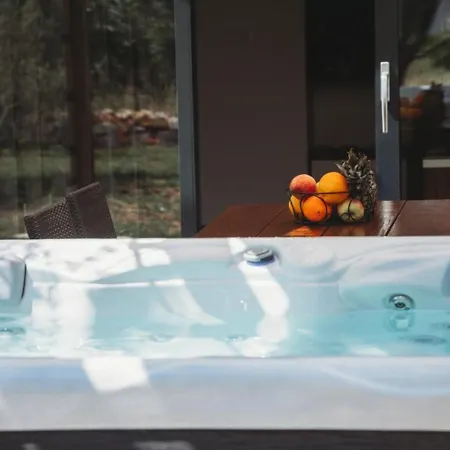 Casa de Férias House Stone House With Jacuzzi *