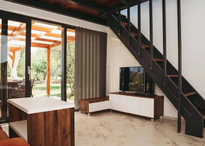 House Stone House With Jacuzzi Feriehus *