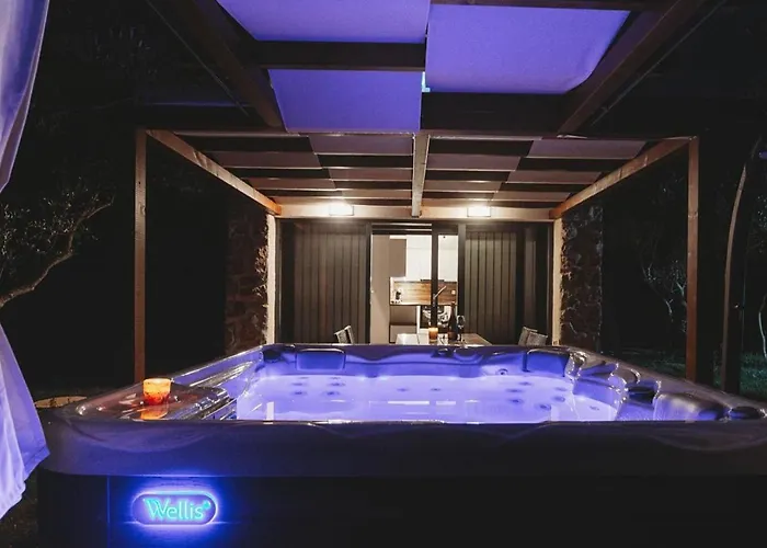 House Stone House With Jacuzzi * Lukoran